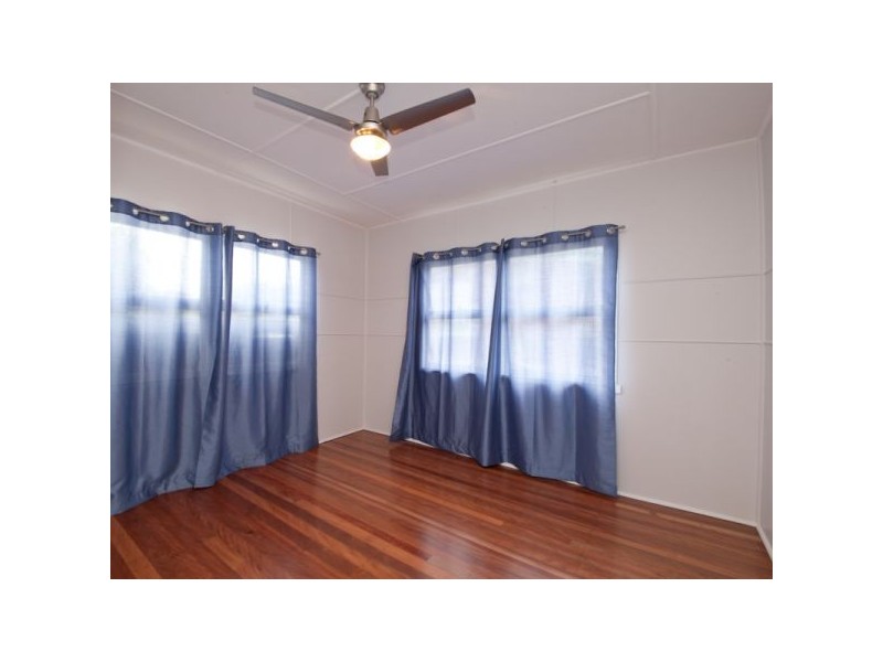 33 Taylor Avenue, Golden Beach QLD 4551