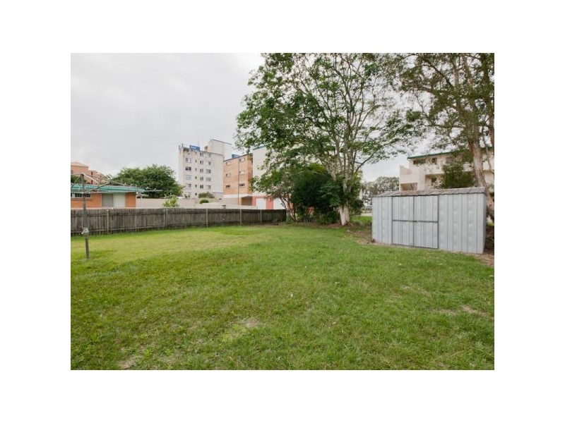 33 Taylor Avenue, Golden Beach QLD 4551