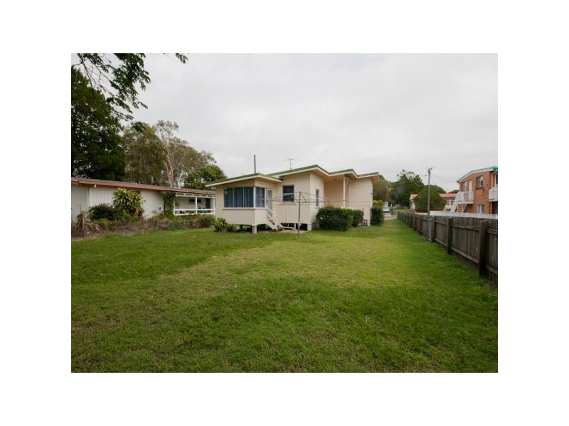 33 Taylor Avenue, Golden Beach QLD 4551