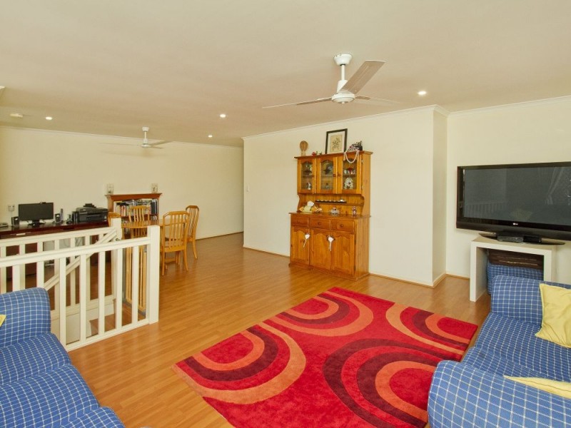 2/37z Hodgens Street, Caloundra QLD 4551