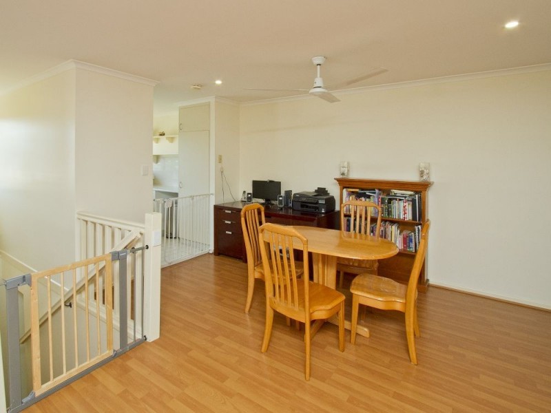 2/37z Hodgens Street, Caloundra QLD 4551