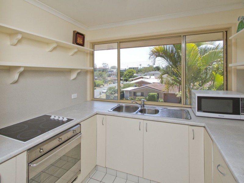 2/37z Hodgens Street, Caloundra QLD 4551