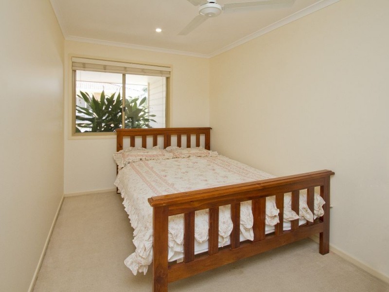 2/37z Hodgens Street, Caloundra QLD 4551