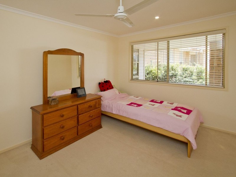 2/37z Hodgens Street, Caloundra QLD 4551