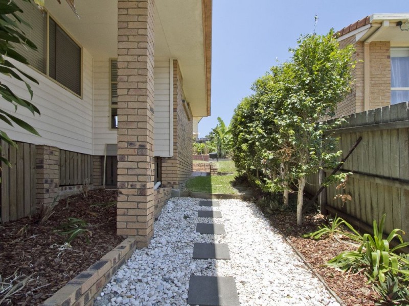 2/37z Hodgens Street, Caloundra QLD 4551