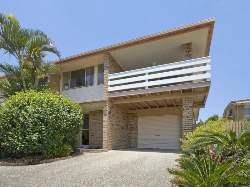 2/37z Hodgens Street, Caloundra QLD 4551