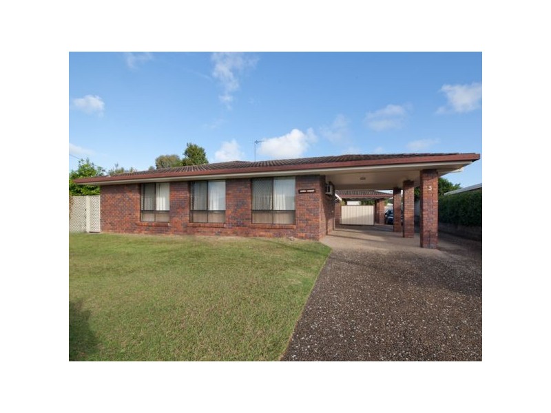 1/3 Ambako Place, Golden Beach QLD 4551