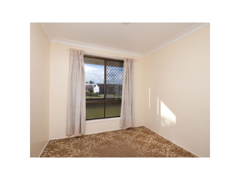 1/3 Ambako Place, Golden Beach QLD 4551