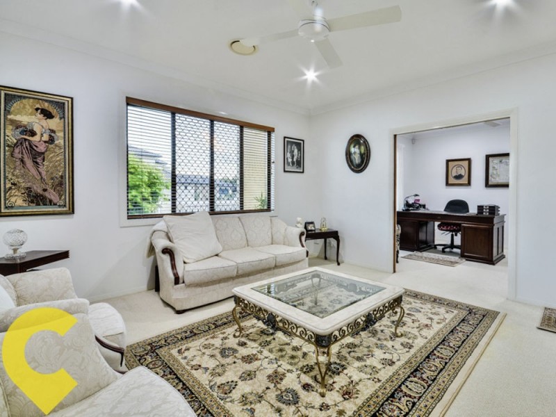 52 Kalowendha Avenue, Pelican Waters QLD 4551