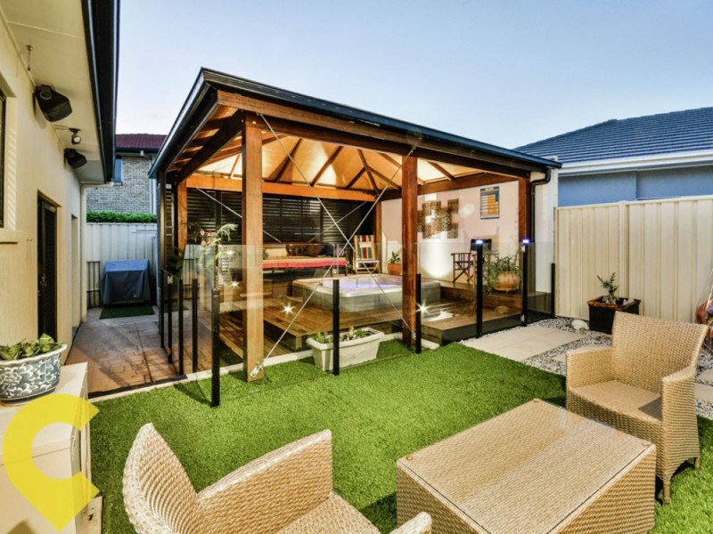 52 Kalowendha Avenue, Pelican Waters QLD 4551