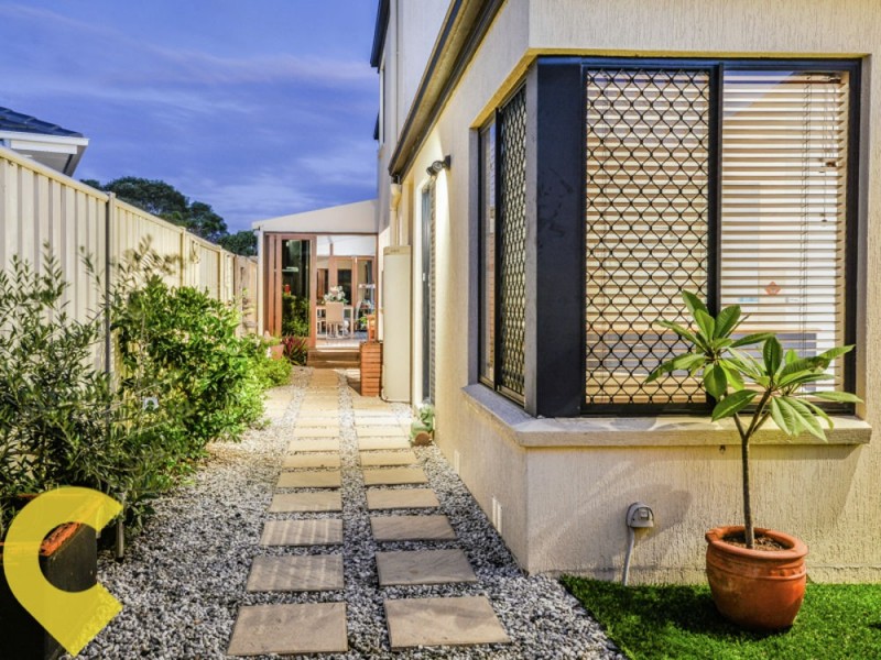 52 Kalowendha Avenue, Pelican Waters QLD 4551