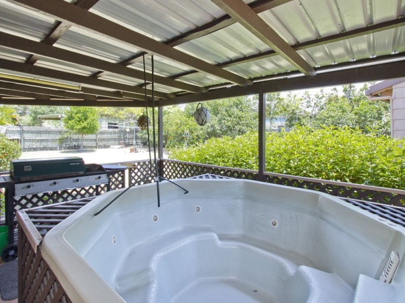 35 Wavell Avenue, Golden Beach QLD 4551