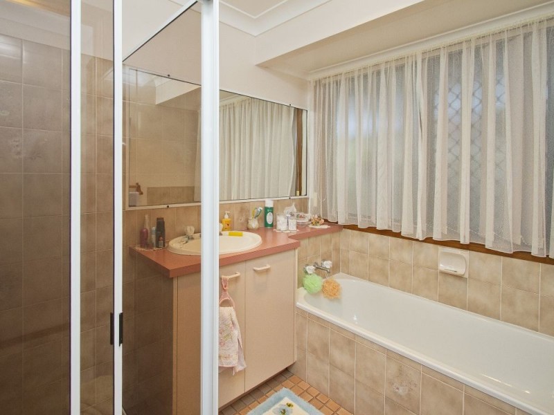 35 Wavell Avenue, Golden Beach QLD 4551