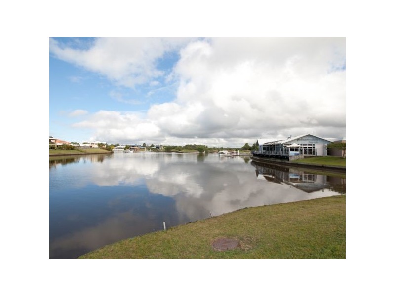 28 Harbourlights Way, Pelican Waters QLD 4551