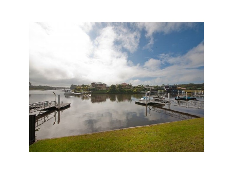 28 Harbourlights Way, Pelican Waters QLD 4551