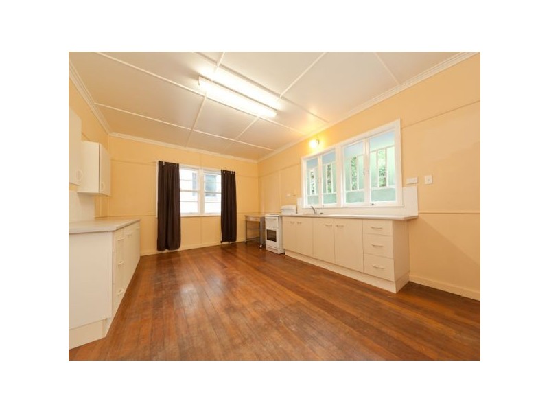 24 Upper Gay Terrace, Kings Beach QLD 4551