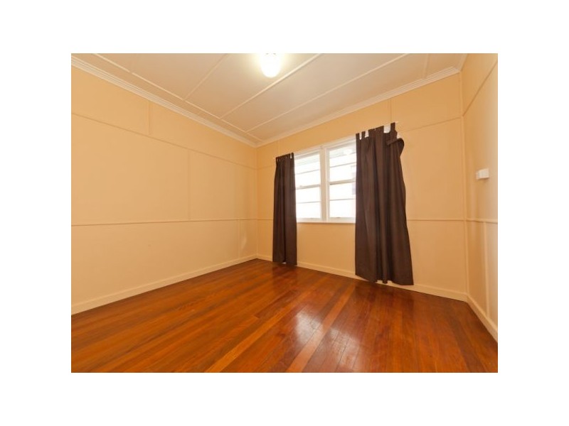 24 Upper Gay Terrace, Kings Beach QLD 4551