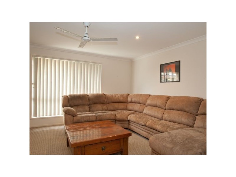7 Griffin Crescent, Caloundra West QLD 4551