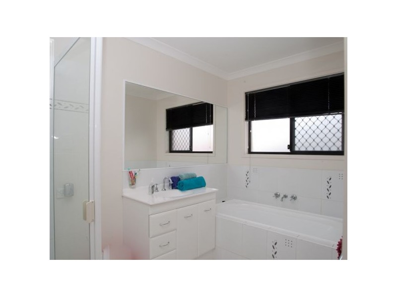 7 Griffin Crescent, Caloundra West QLD 4551