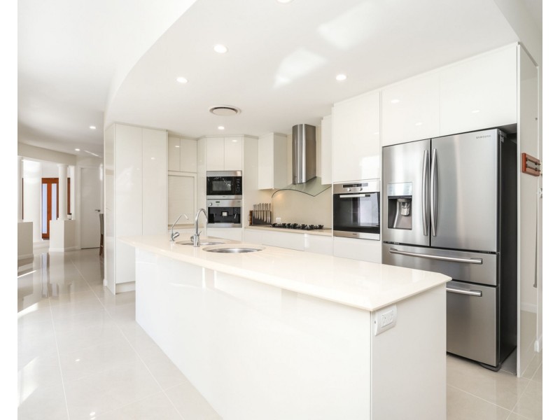 24 Rutherford Place, Pelican Waters QLD 4551