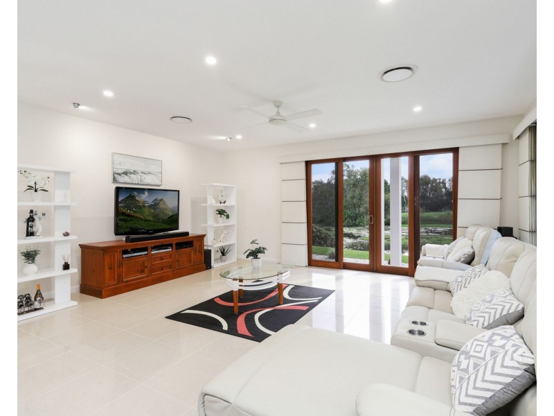 24 Rutherford Place, Pelican Waters QLD 4551