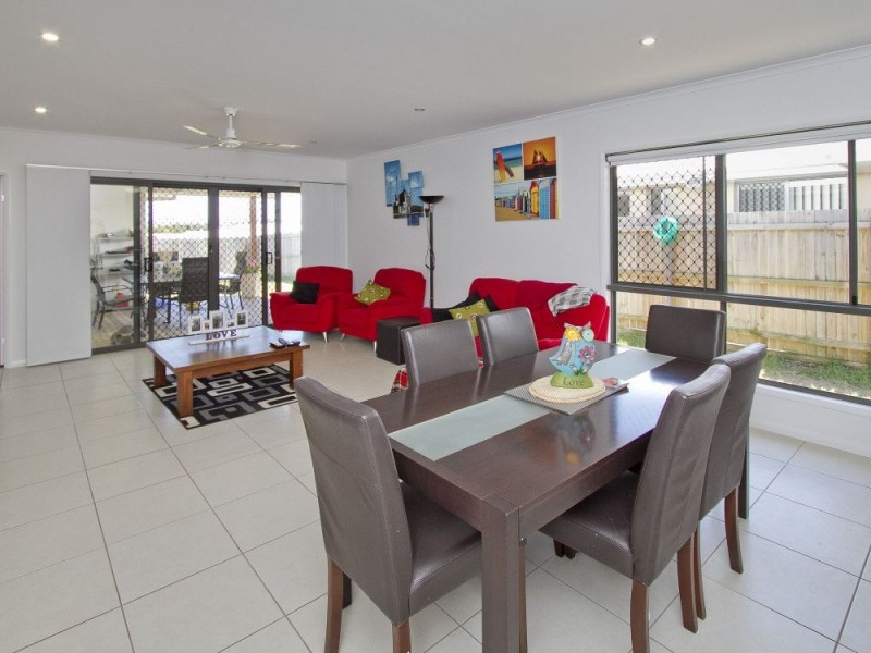 14 Riverstone Crescent, Little Mountain QLD 4551