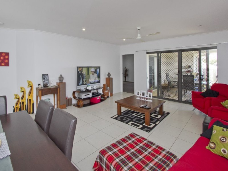 14 Riverstone Crescent, Little Mountain QLD 4551