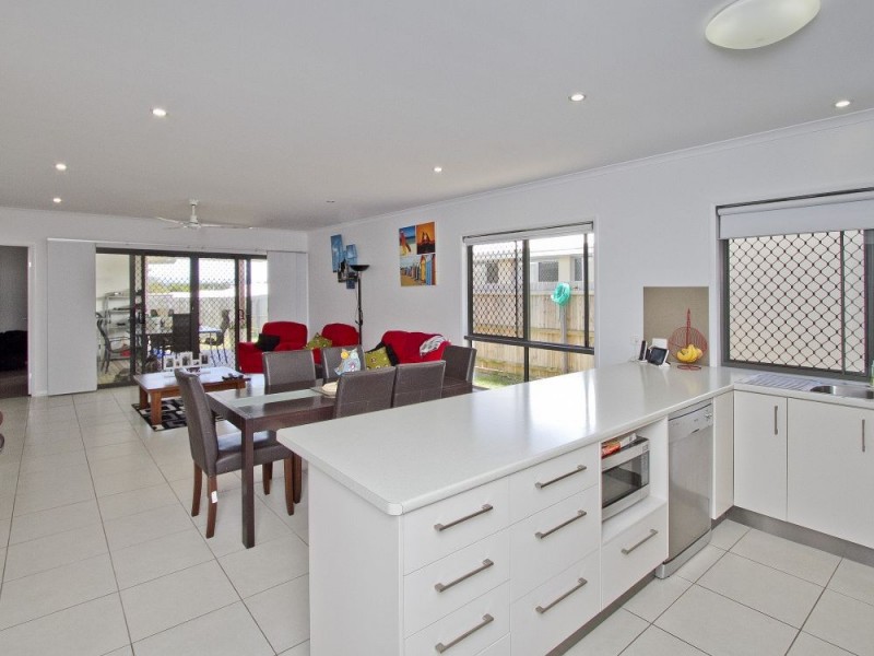 14 Riverstone Crescent, Little Mountain QLD 4551