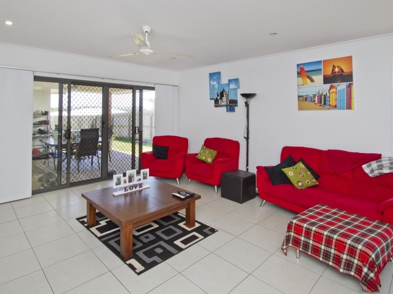 14 Riverstone Crescent, Little Mountain QLD 4551