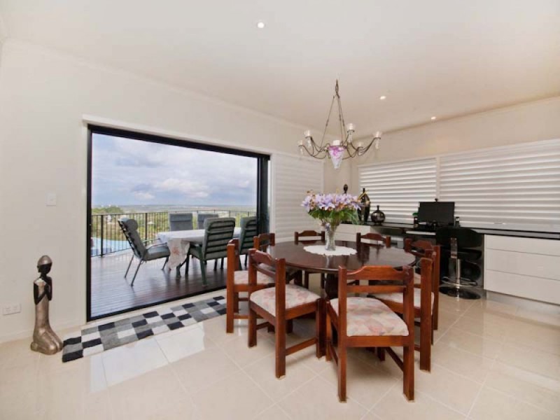 90 Sugar Bag Road, Little Mountain QLD 4551