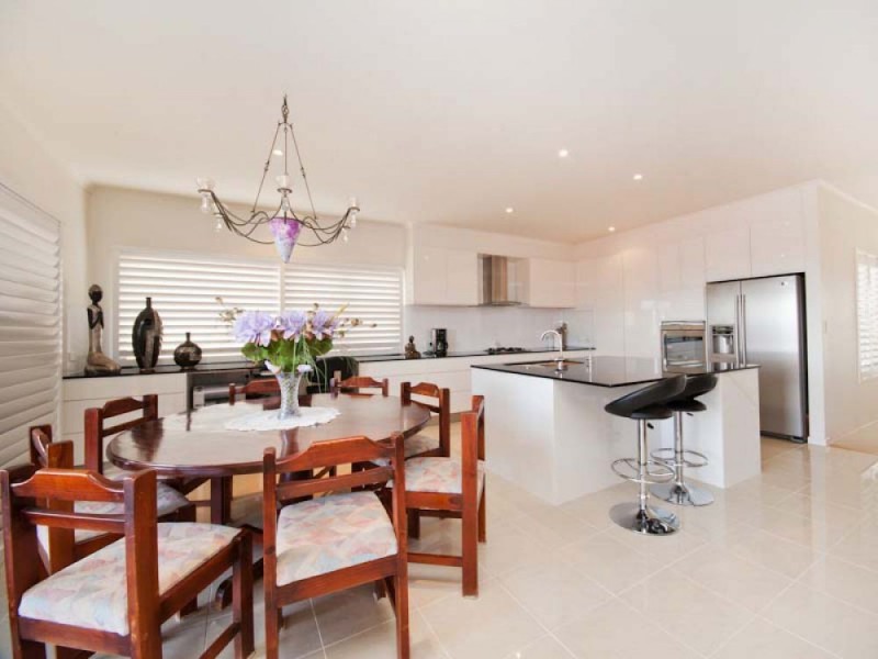 90 Sugar Bag Road, Little Mountain QLD 4551