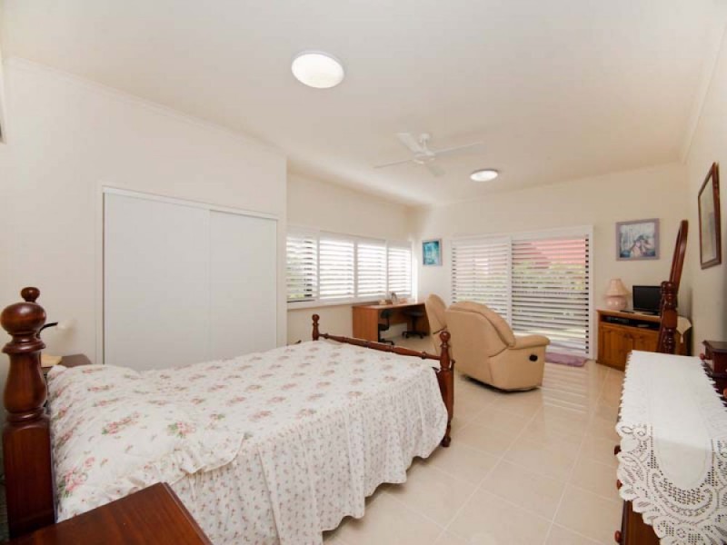 90 Sugar Bag Road, Little Mountain QLD 4551