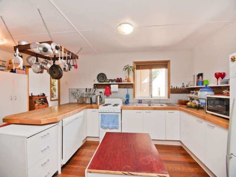 122 Westminster Avenue, Golden Beach QLD 4551