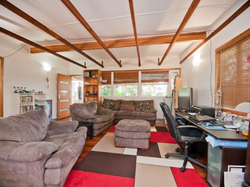 122 Westminster Avenue, Golden Beach QLD 4551