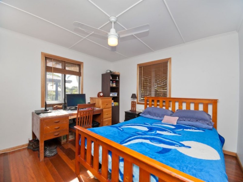 122 Westminster Avenue, Golden Beach QLD 4551