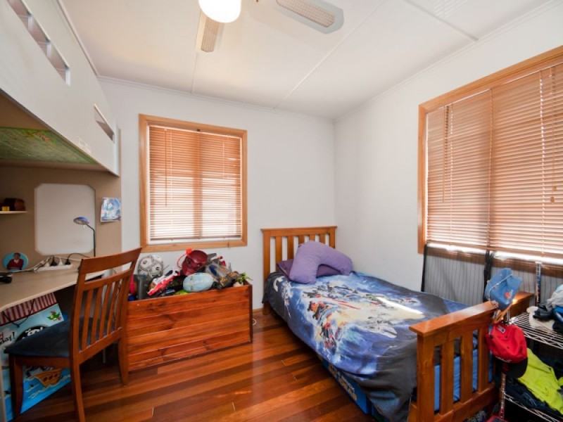 122 Westminster Avenue, Golden Beach QLD 4551