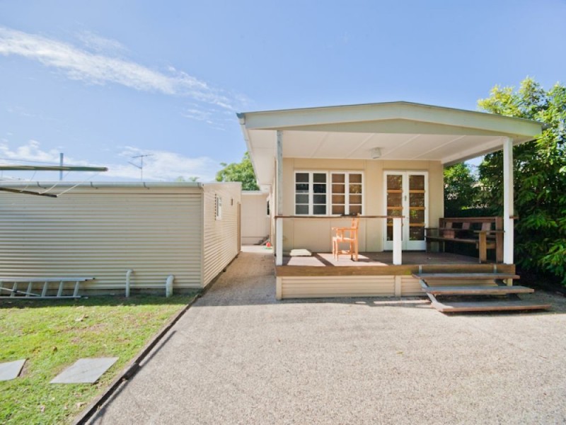 122 Westminster Avenue, Golden Beach QLD 4551