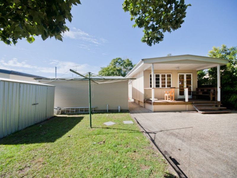 122 Westminster Avenue, Golden Beach QLD 4551
