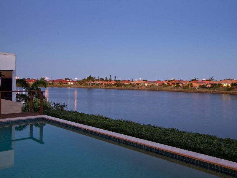 14 Dominica Place, Kawana Island QLD 4575