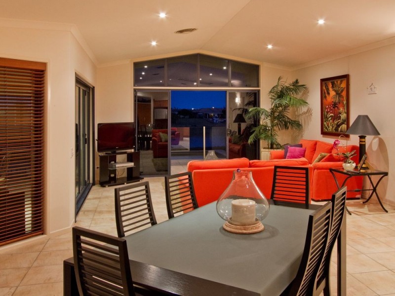 14 Dominica Place, Kawana Island QLD 4575