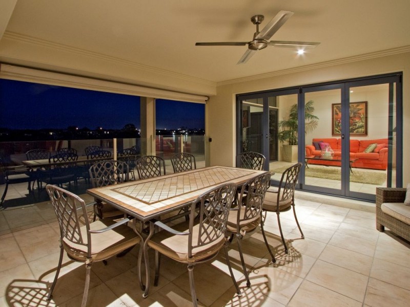 14 Dominica Place, Kawana Island QLD 4575