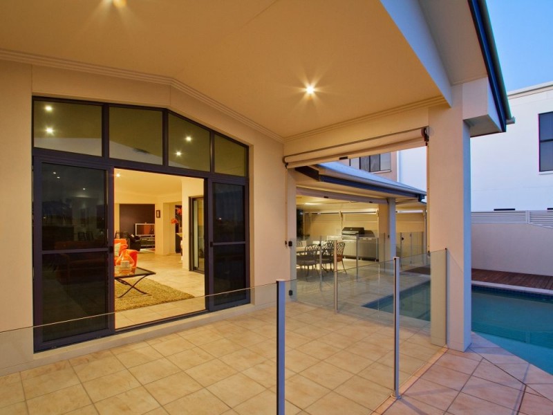 14 Dominica Place, Kawana Island QLD 4575