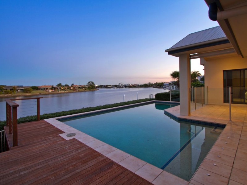 14 Dominica Place, Kawana Island QLD 4575