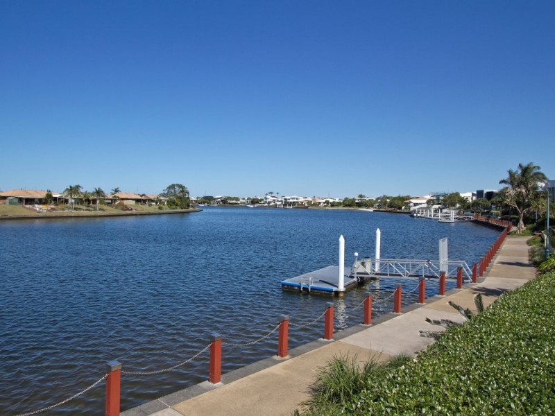 14 Dominica Place, Kawana Island QLD 4575