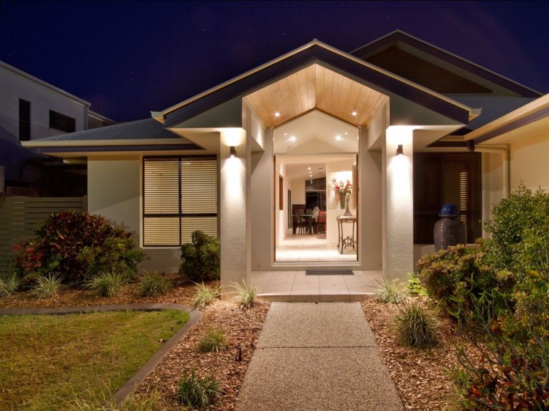 14 Dominica Place, Kawana Island QLD 4575