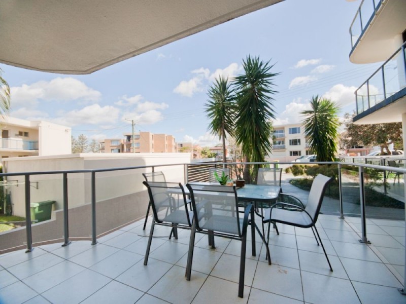 2/7 Latona Avenue, Caloundra QLD 4551