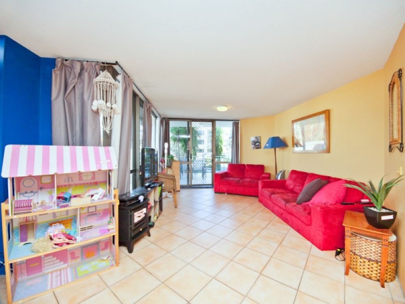 2/7 Latona Avenue, Caloundra QLD 4551