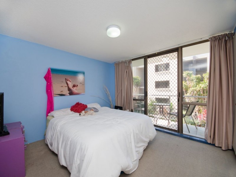 2/7 Latona Avenue, Caloundra QLD 4551