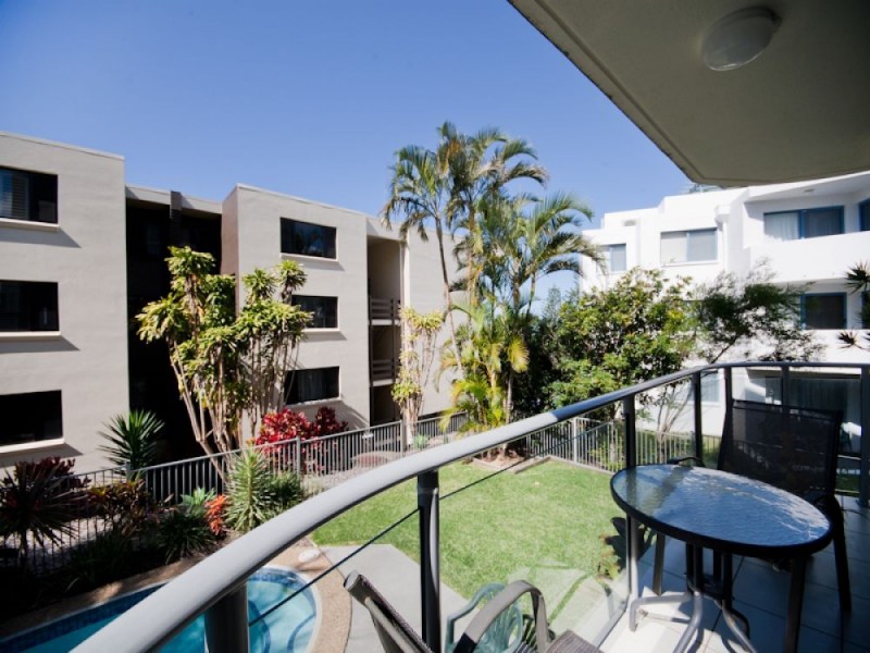 2/7 Latona Avenue, Caloundra QLD 4551