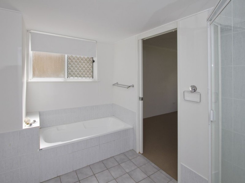 2/15 Arthur Street, Caloundra QLD 4551